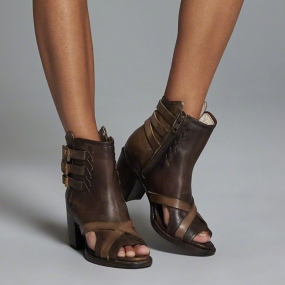 FreeBird RARE Peru Leather Ankle Bootie size 6 - Picture 3 of 15